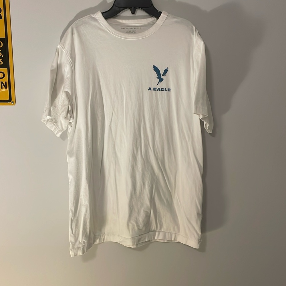 American Eagle White Tshirt L/G
